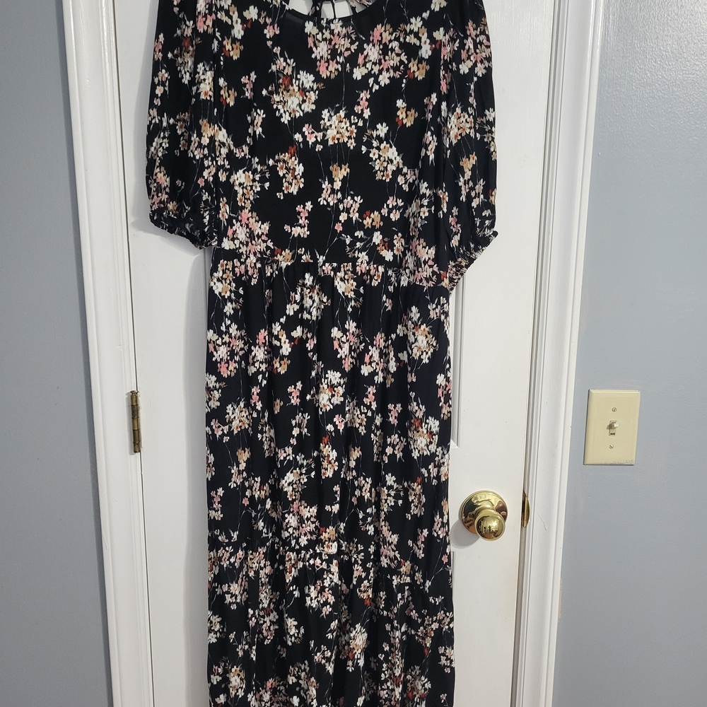 Time and Tru Black Floral 3/4 Length Sleeve Dress